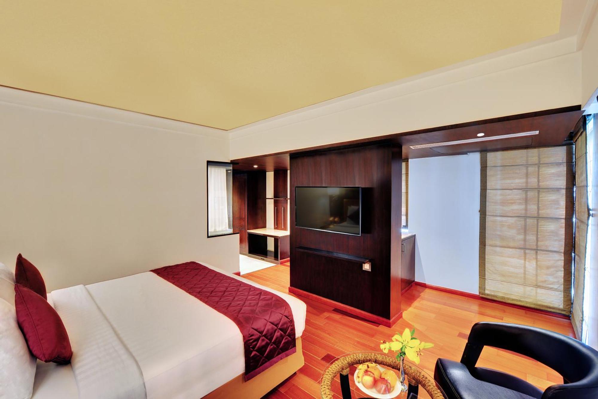 Iris The Business Hotel Bangalore Exterior photo