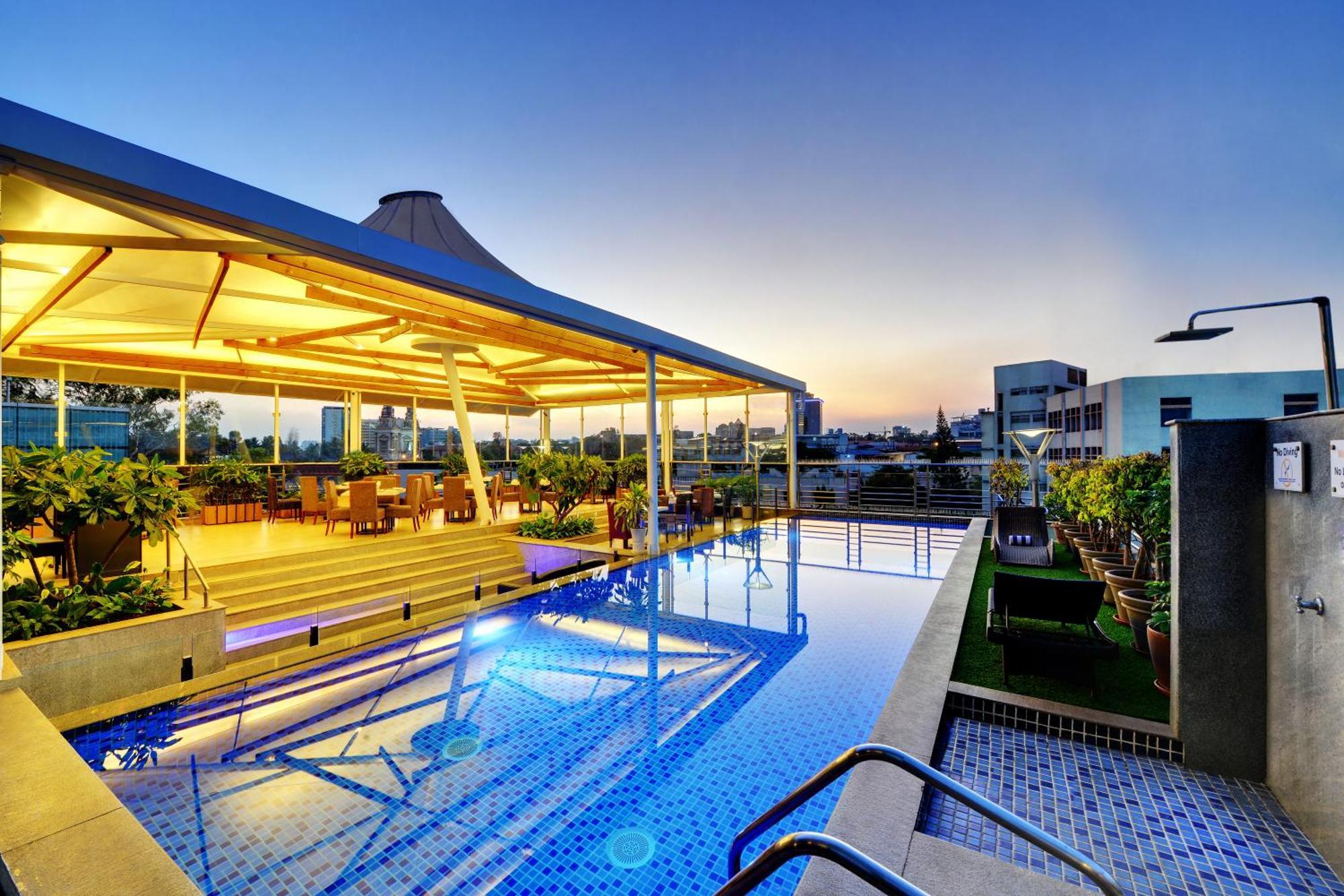 Iris The Business Hotel Bangalore Exterior photo