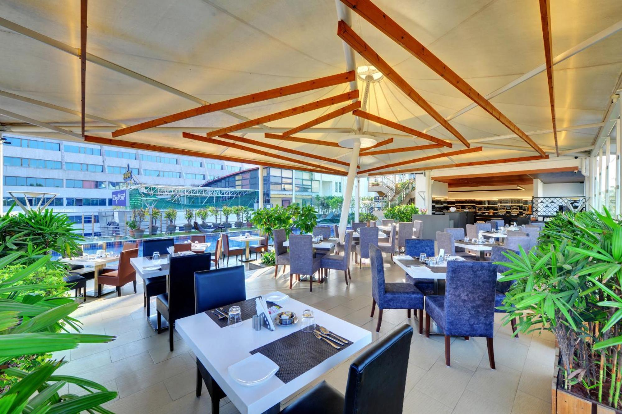 Iris The Business Hotel Bangalore Exterior photo