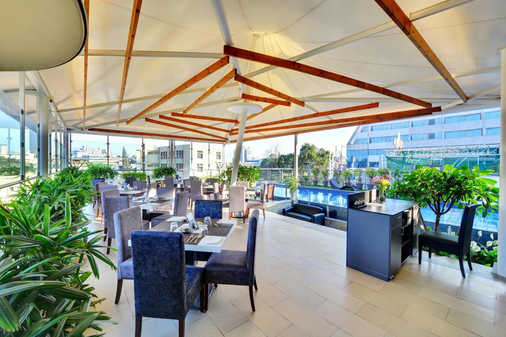 Iris The Business Hotel Bangalore Exterior photo