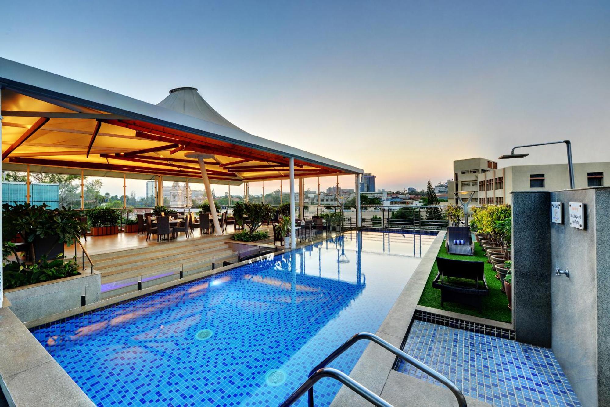 Iris The Business Hotel Bangalore Exterior photo