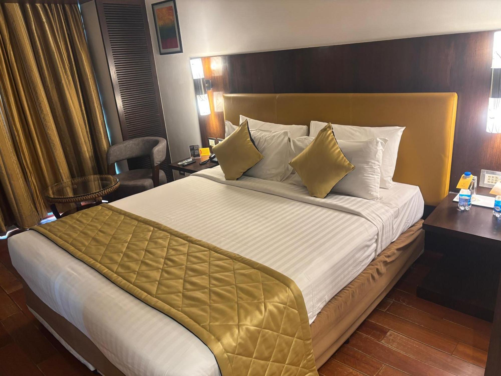 Iris The Business Hotel Bangalore Exterior photo